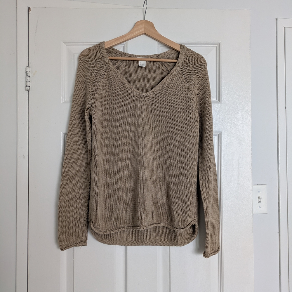 H&M Women's V-Neck Sweater in Beige